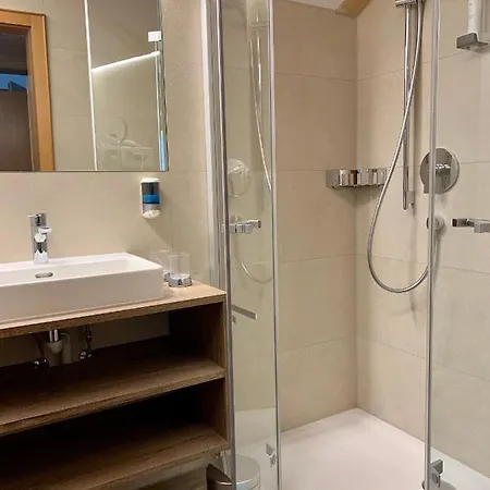 ホテル Laendle 3*